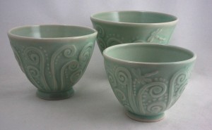 3 green water-etched bowls 751