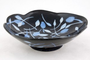 black shallow bowl blue leaves 1097