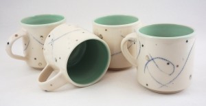 windy day cups 00281